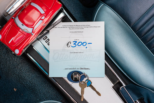 Die Retrobox aus Blech mit Faltgutschein und originalem Autoschlüssel (plus 25 Euro inkl. Versand)